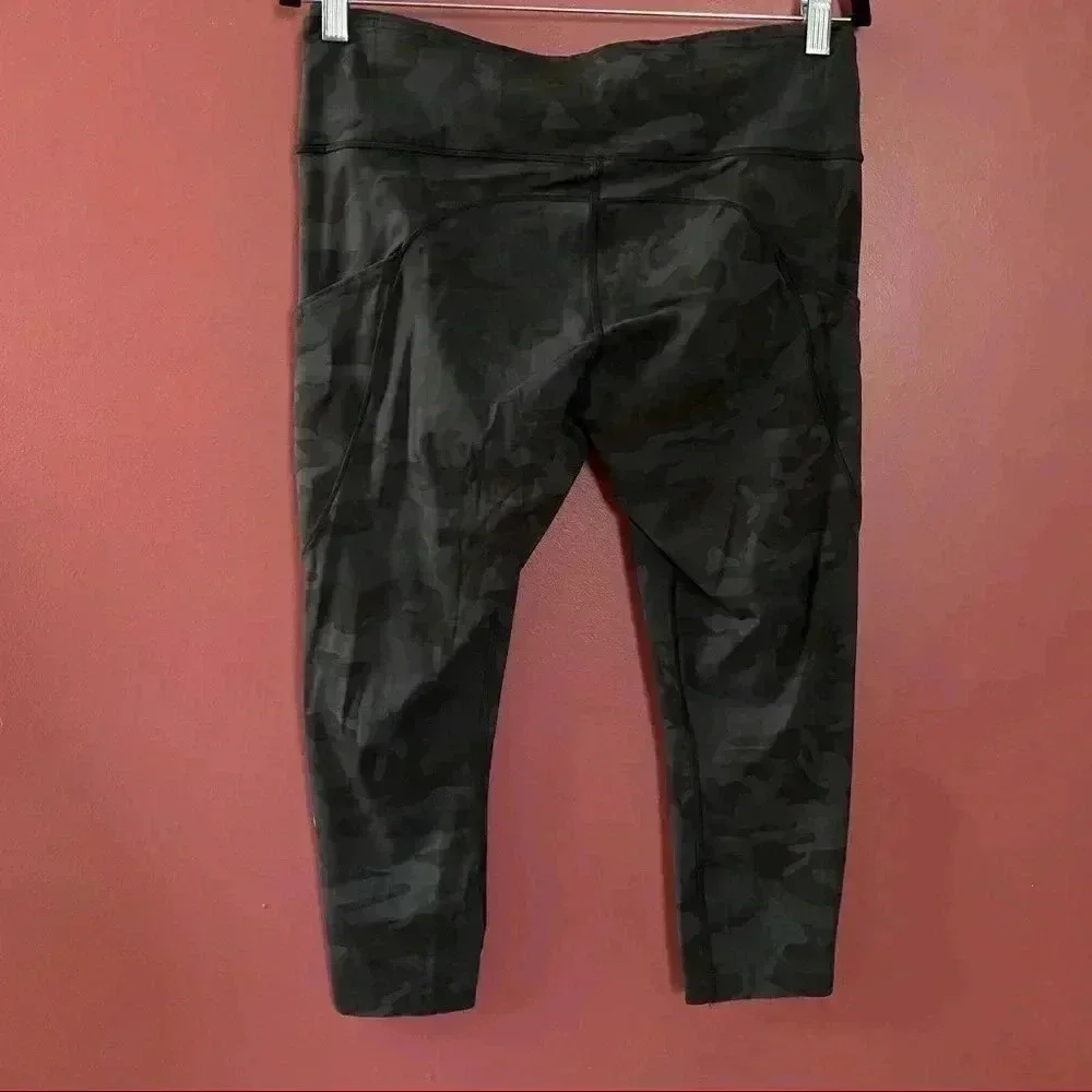 Lululemon Women's Fast HR Crop Camo